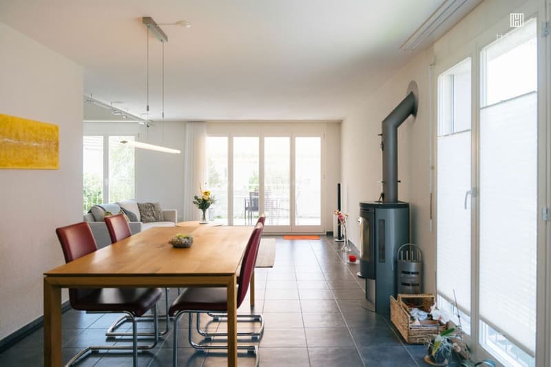Appartement-maisonnette 4,5 pièces sur 3 étages entre lac et montagnes (6)