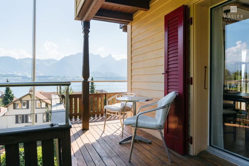 2-Familienhaus mit fantastischem Ausblick und Baulandreserve (2)