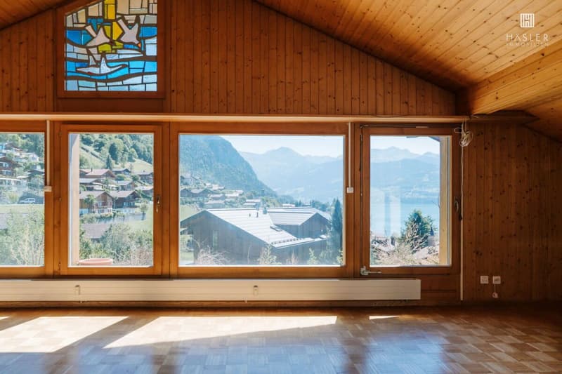 Charmante 2½-Zi-Dachwohnung - ein Zuhause mit Weitblick und Feriengefühl (10)