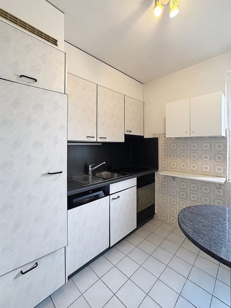 Beautiful 4-room apartment with magnificent unobstructed view (8)