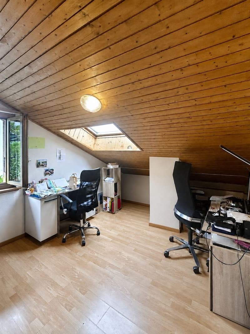 Maison familiale avec beau potentiel (6)
