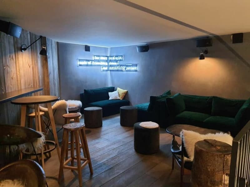 MYTIQUE BAR LA GRANGE (8)