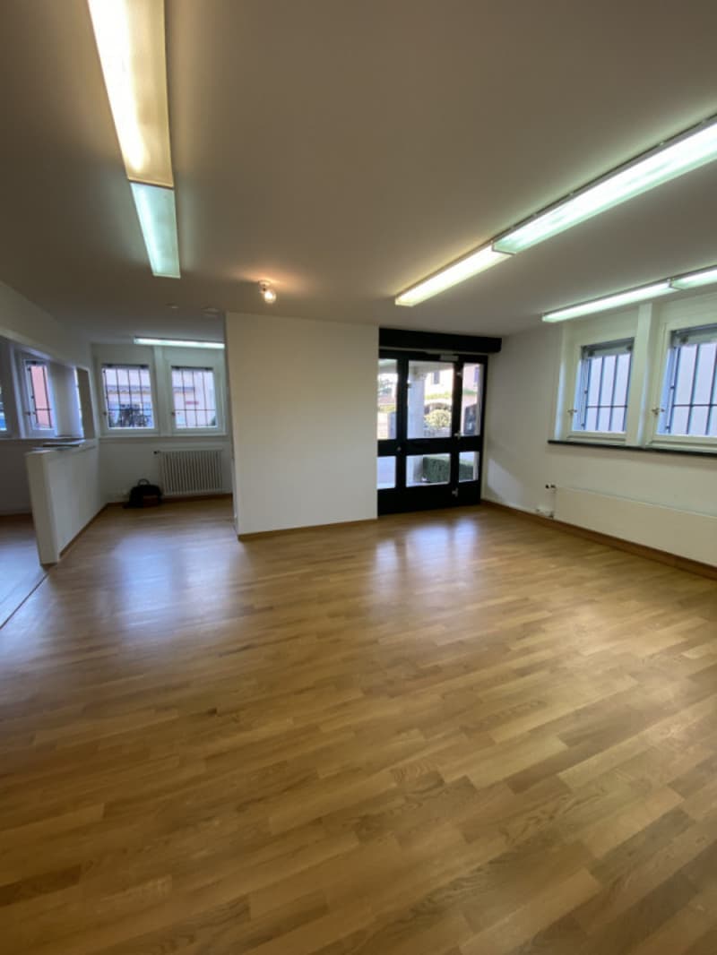 Surface commerciale d'env. 100 m2 - Place de Chauchy 2, 1164 Buchillon (5)