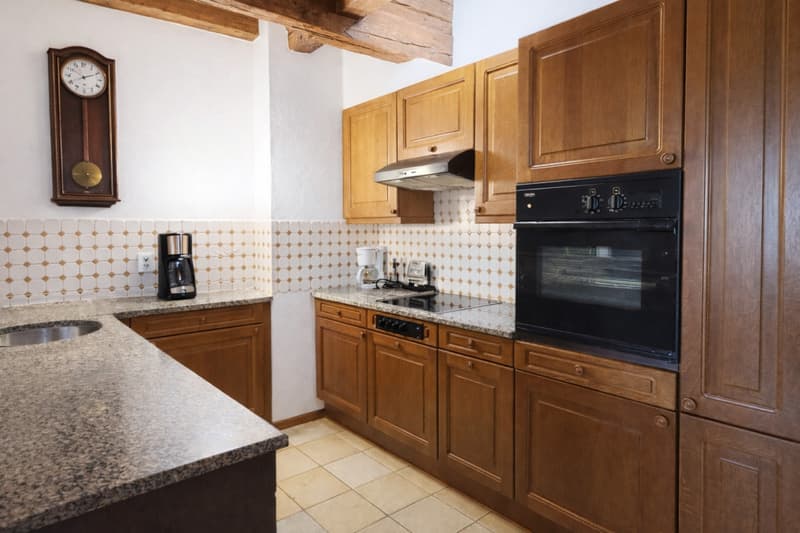 For sale in the heart of Freiburg's Old Town, a magnificent attic apartment (5)