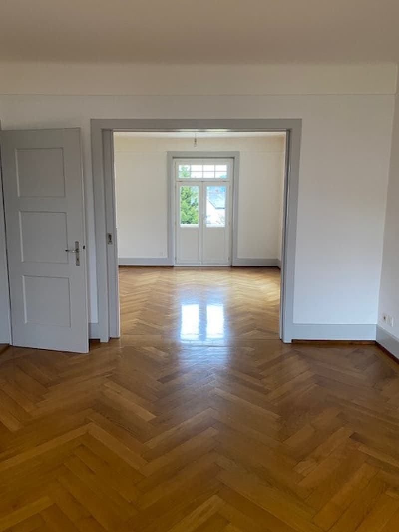 Master house with a dwelling and a commercial space (5)