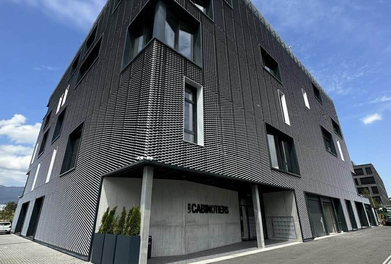 766 m² di superficie di attività nel cuore di ZIMEYSA (3)