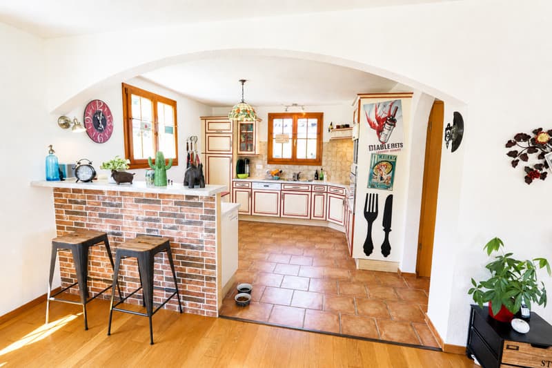 Einzelvilla mit 5.5 Zimmern im Zentrum des Dorfes (9)