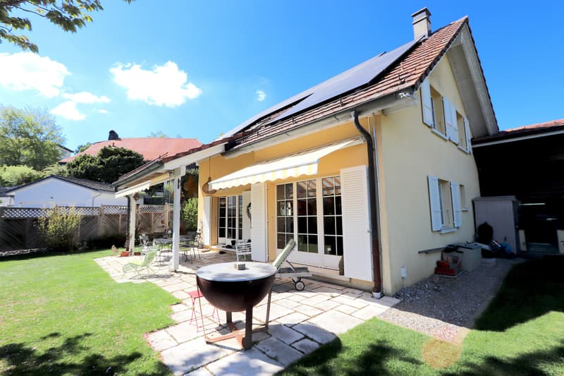 Einzelvilla mit 5.5 Zimmern im Zentrum des Dorfes (5)