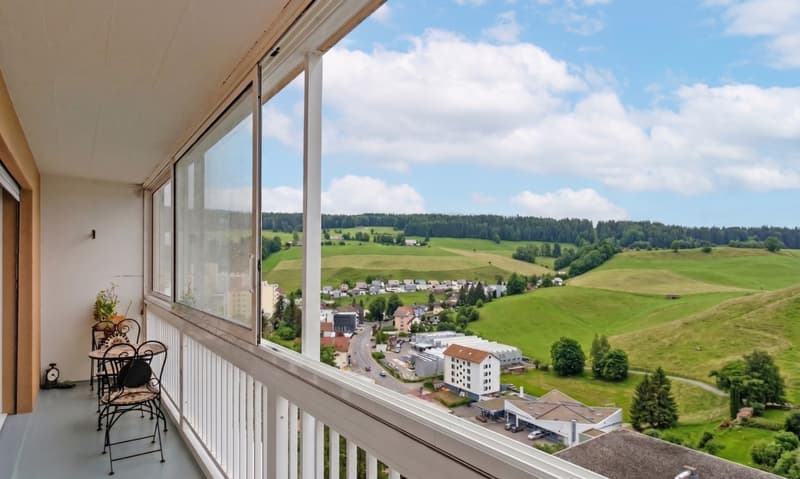 Charmantes 3.5-Zimmer-Wohnung in Le Locle mit freier Sicht auf die Natur (6)