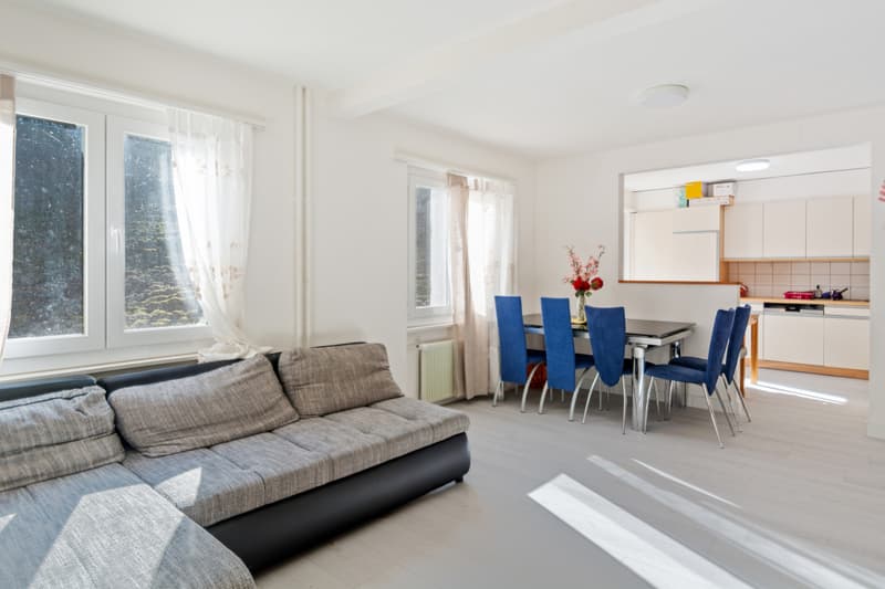 Traumhaftes Apartment in der Nähe von Moutier: 4,5 Zimmer ideal für Investoren!! (2)