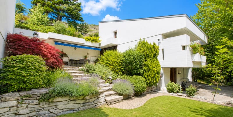 Zu Verkaufen: Architekten-Villa mit 6,5 Zimmern in Triplex (1)
