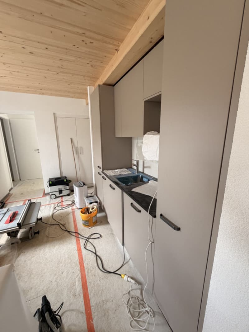 Bellissimo duplex di 3,5 locali, completamente ristrutturato con accesso privato (2)