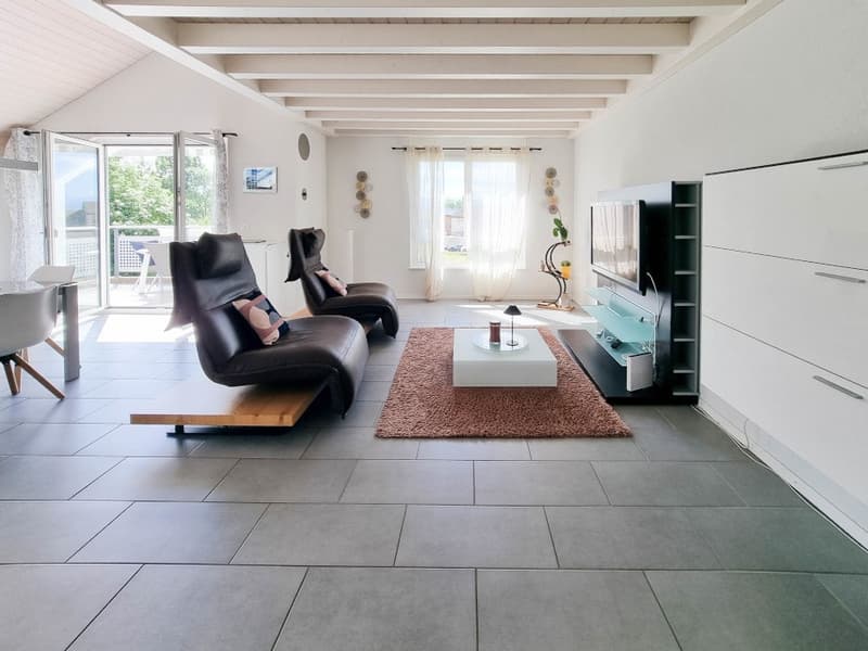 Appartamento duplex luminoso con balcone in una zona residenziale privilegiata (6)