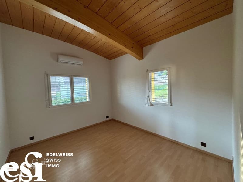 Geräumige Einzelvilla mit 5.5 Zimmern und Anbau in Muraz (11)