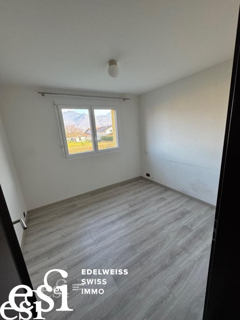 Geräumige Einzelvilla mit 5.5 Zimmern und Anbau in Muraz (9)