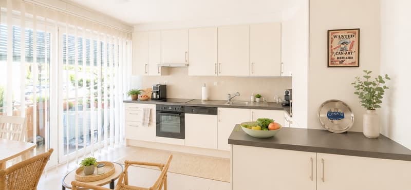 For sale: 5-room apartment ideally located in Sion, just a few steps from the city center (2)