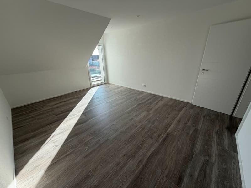 Contemporary villa with lake view, pool and exceptional amenities (8)