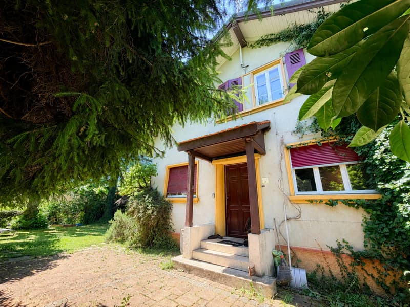 Exclusive - Chailly - Character house in a poetic green setting (2)