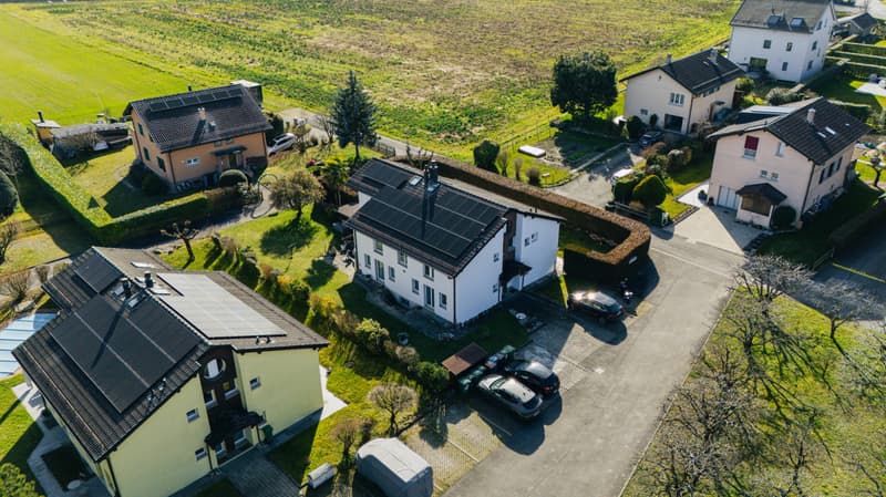 Exklusivität IMMO2Z: Schöne Doppelhaushälfte mit 5,5 Zimmern (3)
