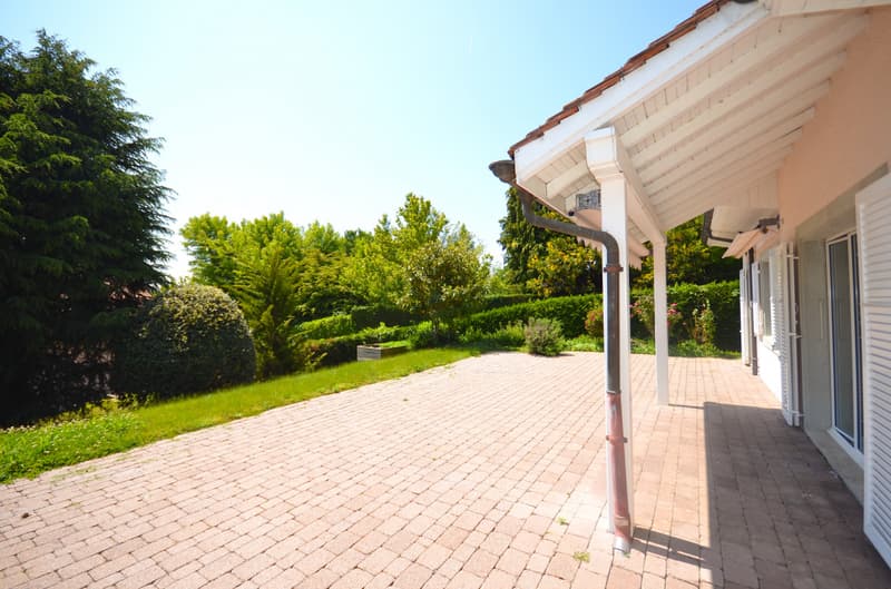 SAINT-PREX - DEUX VILLAS AU BORD DU LÉMAN, AVEC ACCÈS PRIVATIF AU LAC (13)