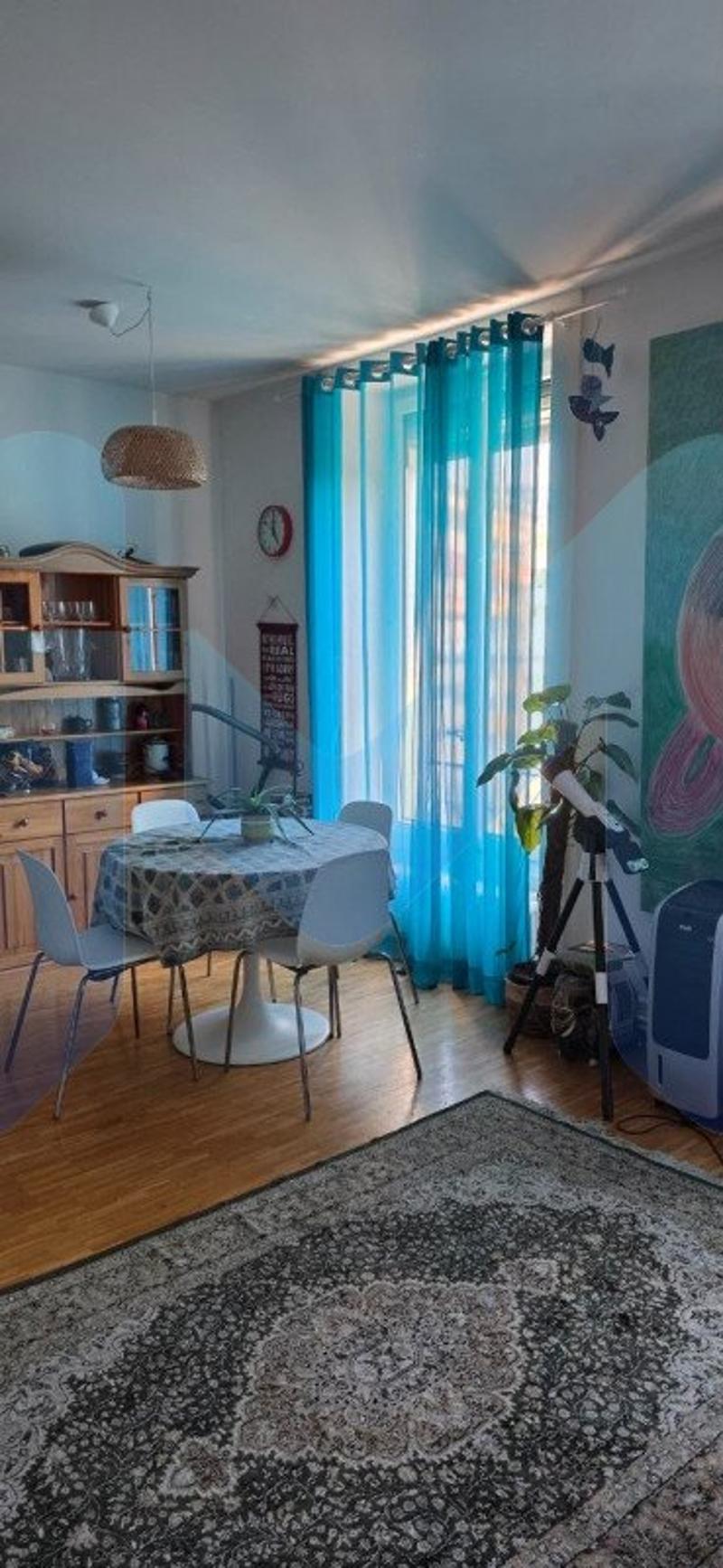 Appartamento di quattro locali al 3° piano situato a Carouge 1227 (3)