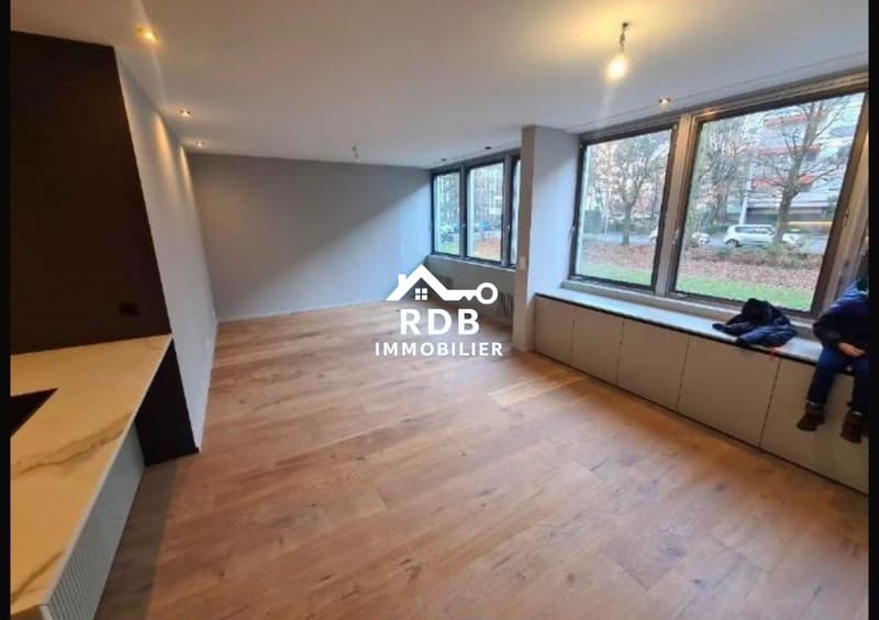 Appartamento di 4,5 locali al 1° piano situato a Ginevra 1208 (2)
