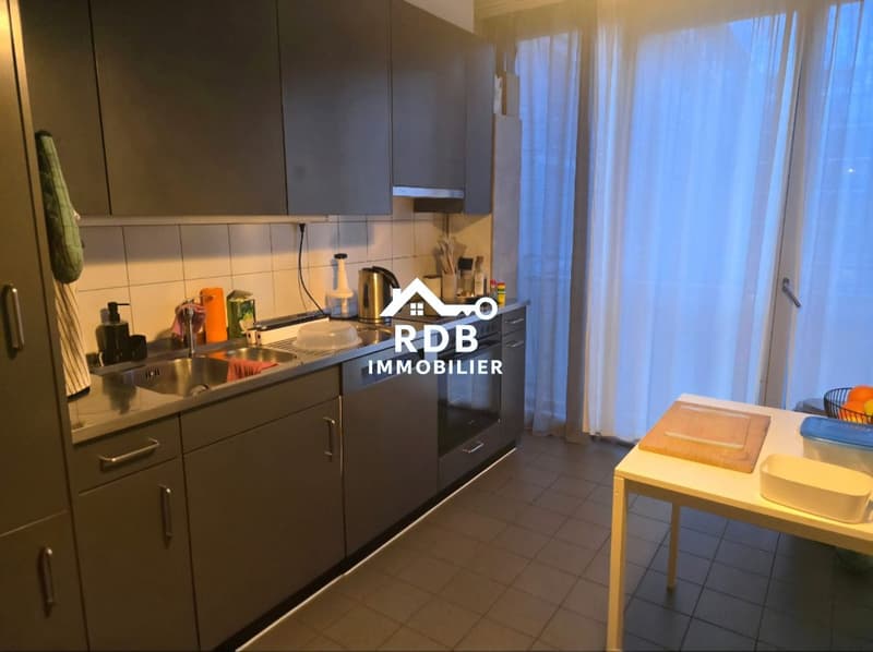 Appartement de 5 pièces au 2ème étage situé à Grand-Saconnex 1218 (1)