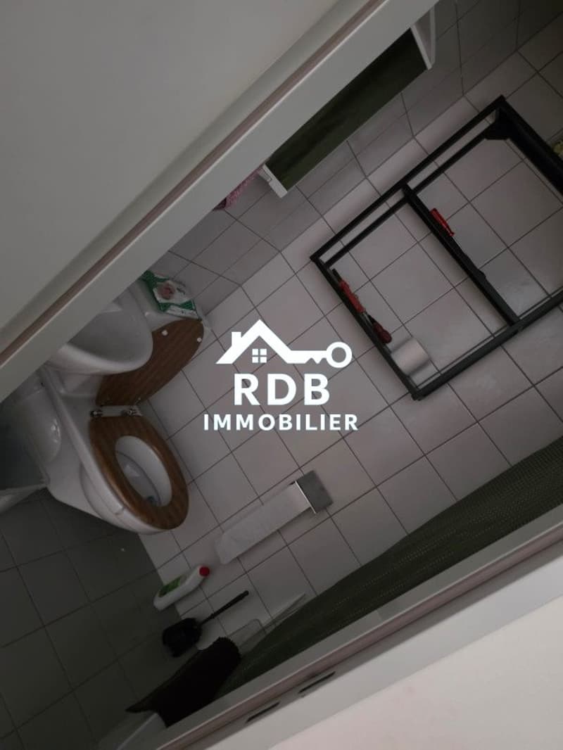 Appartement de 5 pièces au 2ème étage situé à Grand-Saconnex 1218 (6)