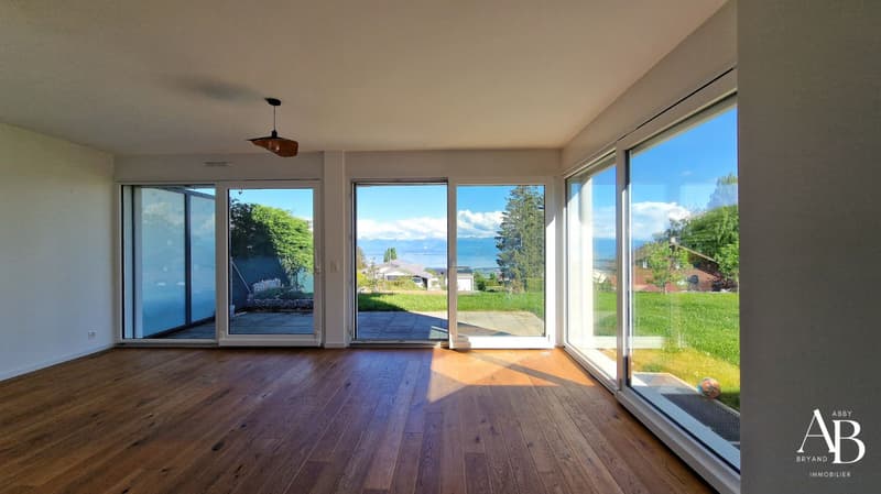 Exclusive: Contemporary and family-friendly villa, 12 minutes from Nyon (4)