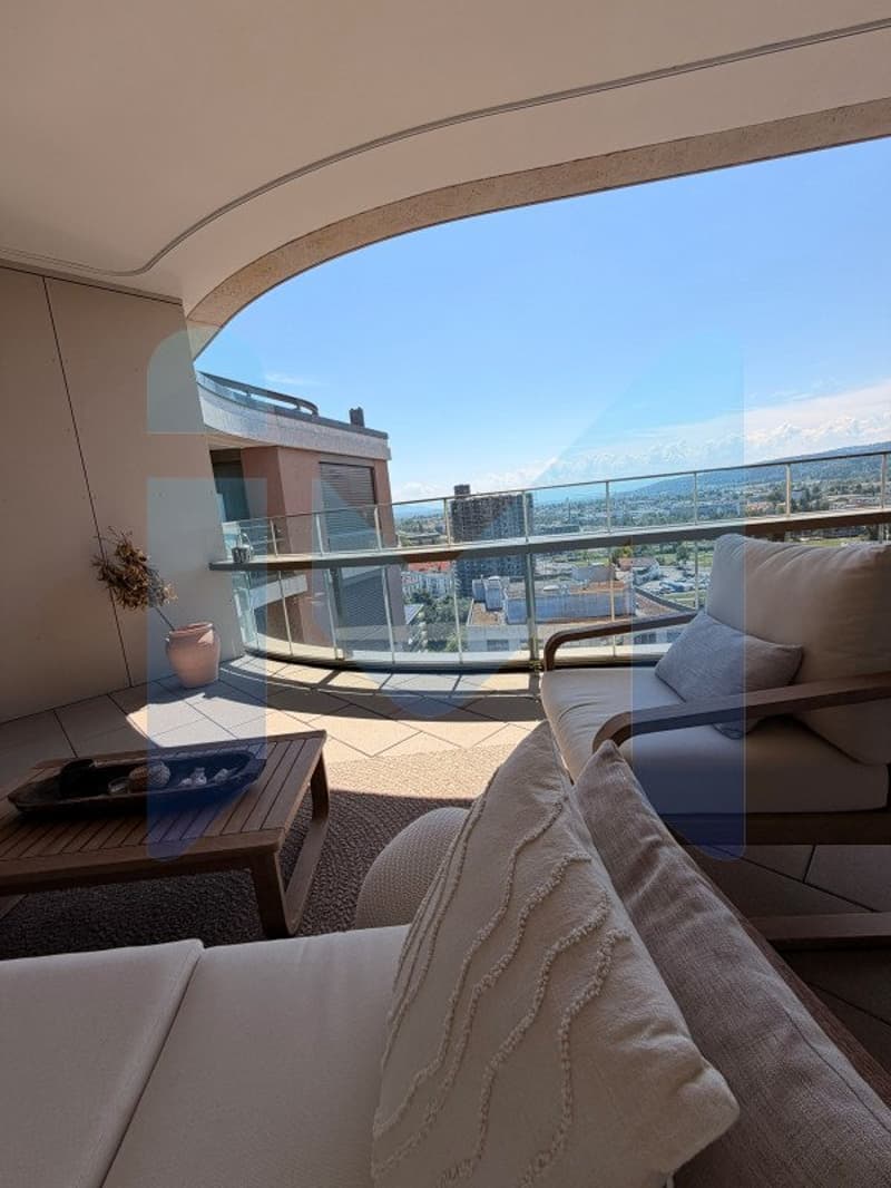 EXCEPTIONAL PENTHOUSE - Top Floor (12)