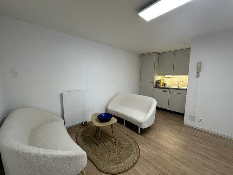 Schönes, helles Büro, gut gelegen (5)