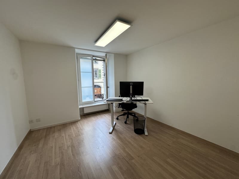 Schönes, helles Büro, gut gelegen (3)
