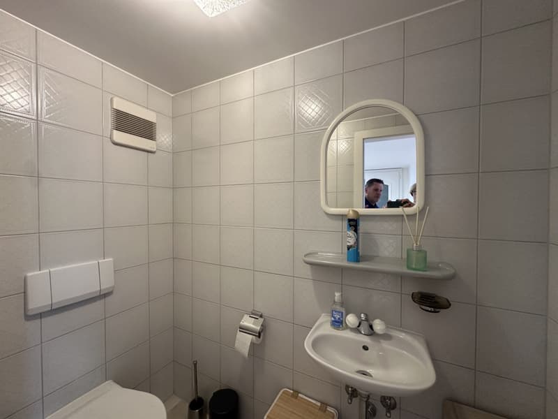 Schönes, helles Büro, gut gelegen (7)