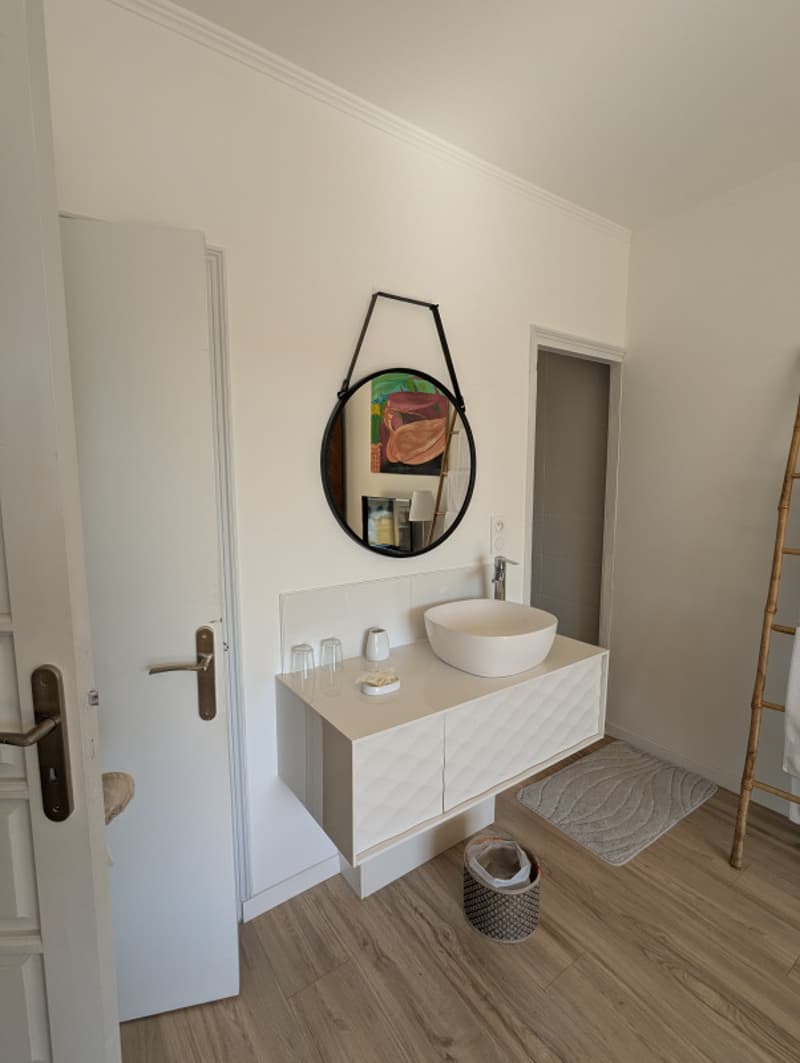 Feeling like changing your life? What if this villa in France was made for you? (13)