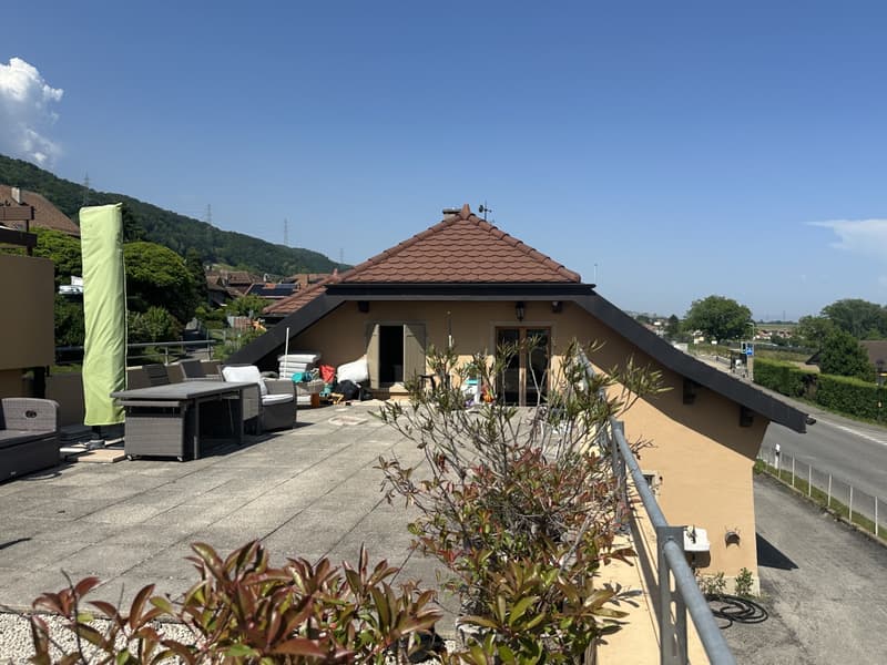 Delizioso appartamento di 3.5 locali nel cuore di Luins (1)