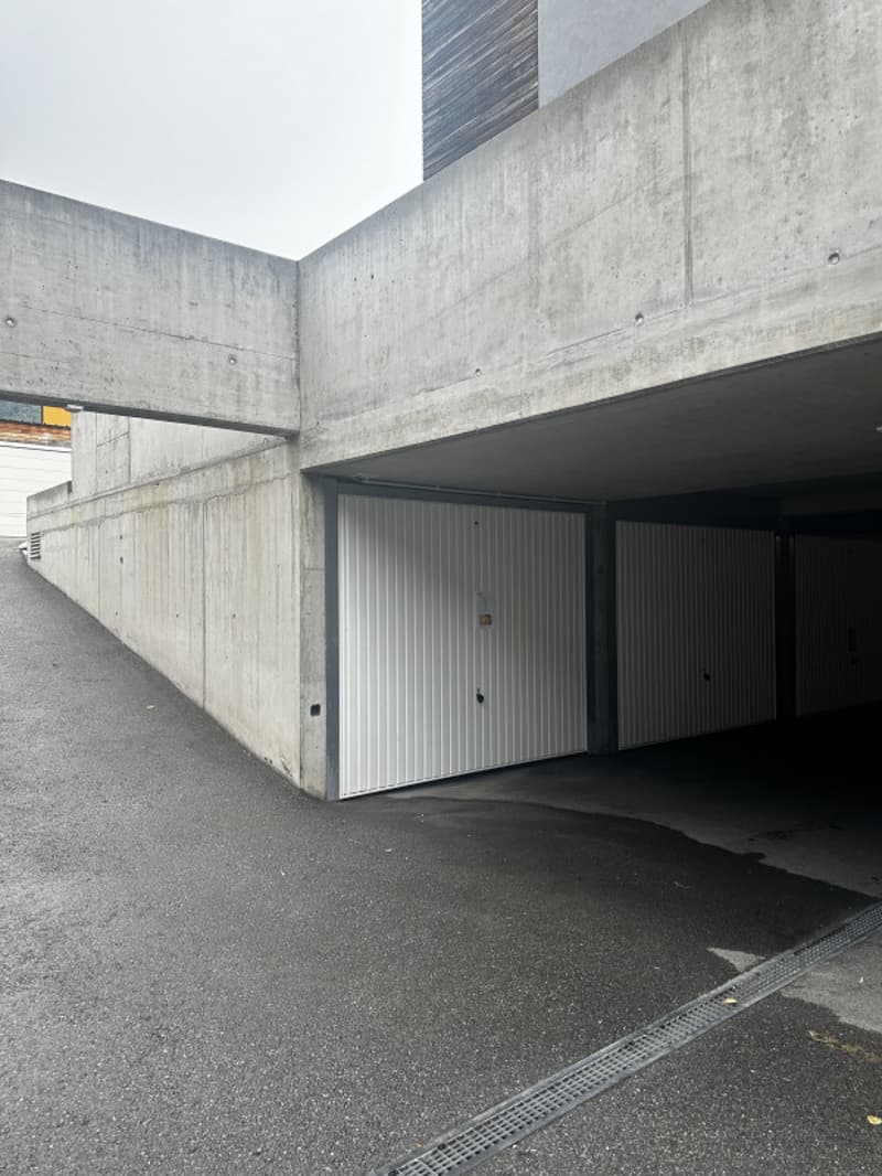 Garage box in Martigny, to be seized. (1)