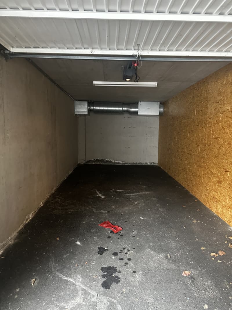 Garage box in Martigny, to be seized. (3)