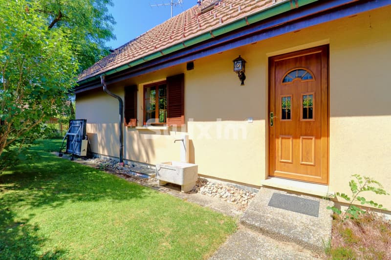 Einzelvilla. 900 M² grüner Garten in Châtillens (2)