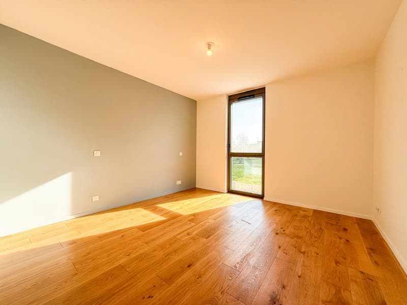 In Frankreich, Village-Neuf: 4-Zimmer-Wohnung mit hohem Standard (5)