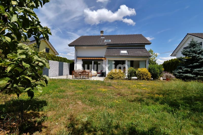 Exclusivity! Single-family house in a residential area! (1)