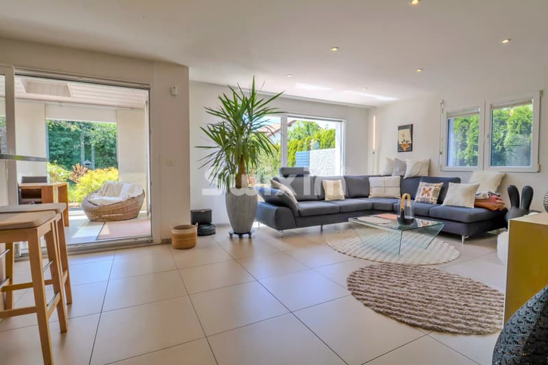 Exclusivity! Single-family house in a residential area! (3)