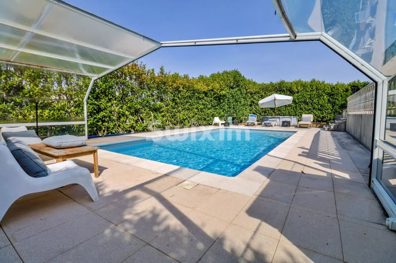 Exclusivity! Single-family house in a residential area! (2)
