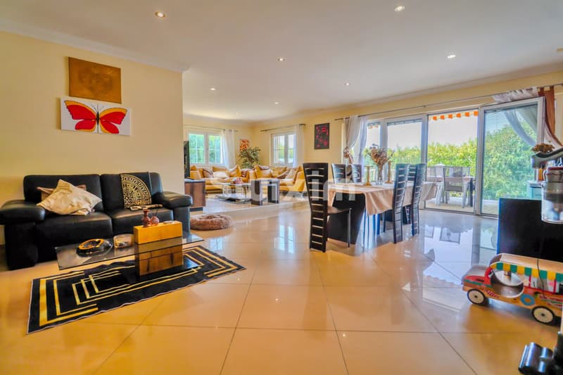 Exclusivity! Single-family house in a residential area! (4)