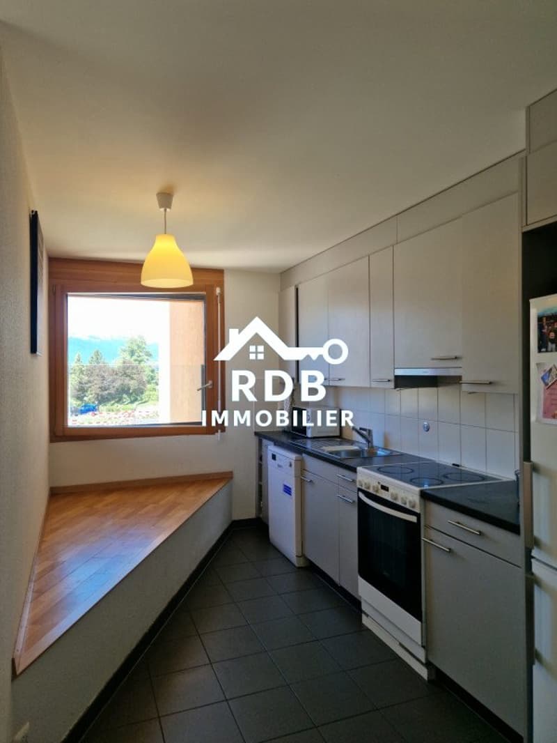 5-room apartment on the 1st floor located in Le Grand-Saconnex 1218 (3)