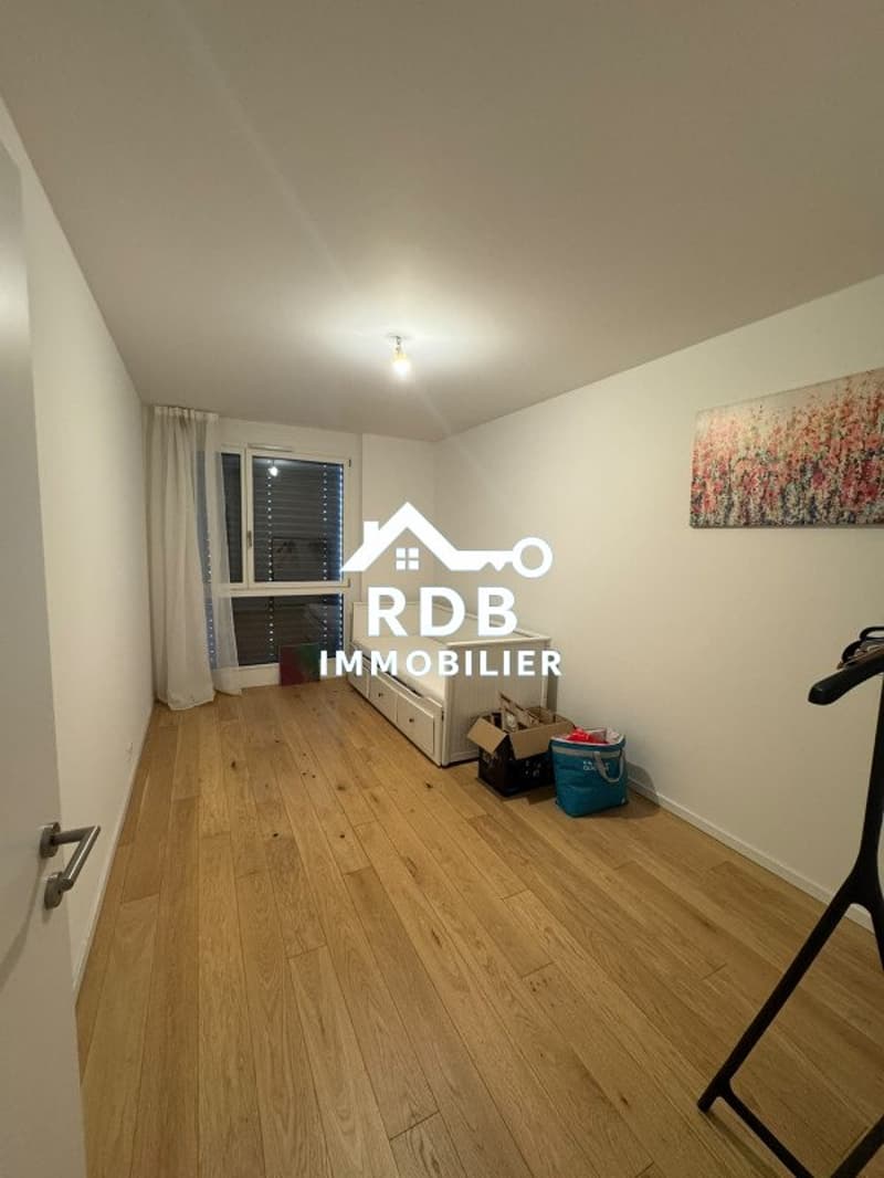 Wohnung mit 4 Zimmern im 2. Stock in Troinex 1256 (5)