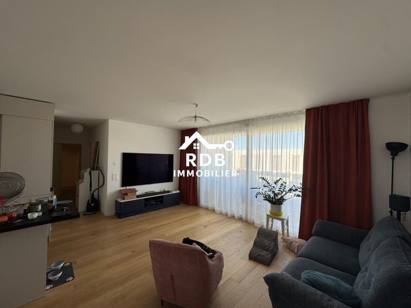 Wohnung mit 4 Zimmern im 2. Stock in Troinex 1256 (1)