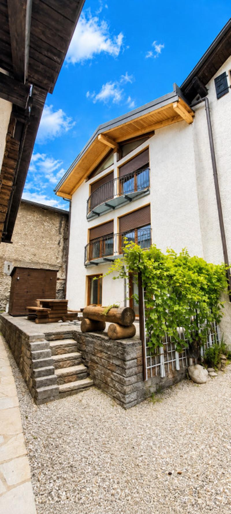 À louer - Superbe maison familiale de 6.5 pièces avec terrasse au coeur de Lens (2)