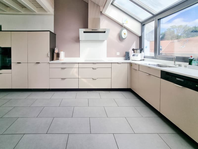 Appartement duplex lumineux avec balcon dans un cadre résidentiel privilégié (3)