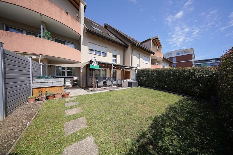Spacieux rez-de-jardin bien situé (13)