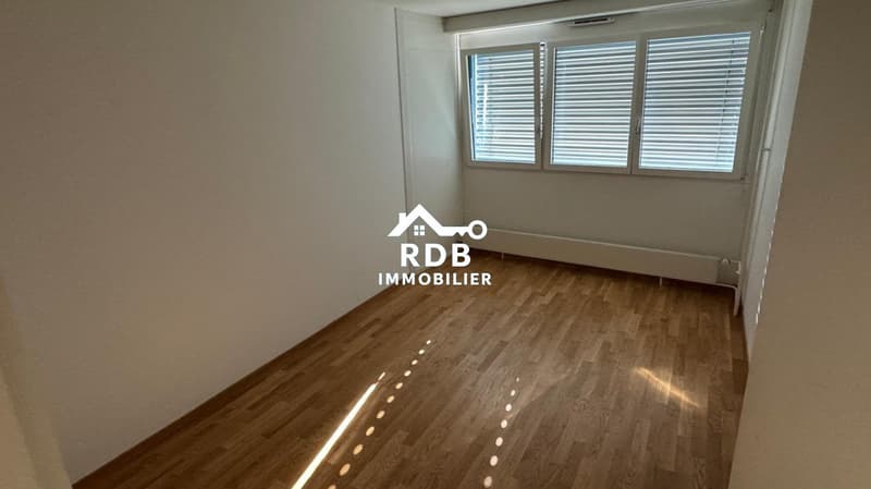 Appartement de 5 pièces au 4ème étage situé à Acacias 1227 (6)
